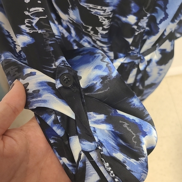 Dressbarn L watercolor button down blouse - Picture 2 of 6